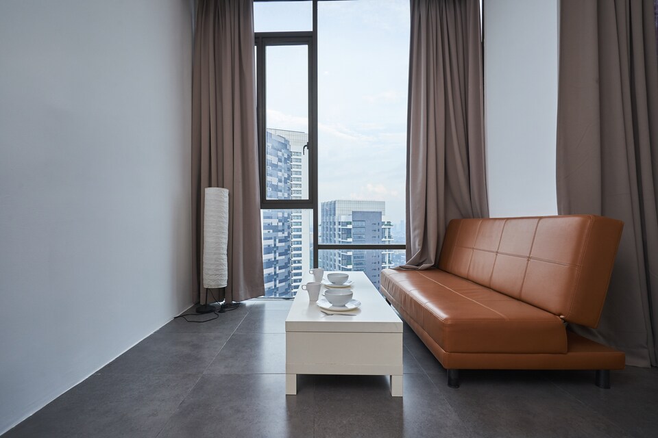 OYO Home 1070 Extraordinary 1BR Empire Damansara Soho, Damansara Perdana, Petaling Jaya