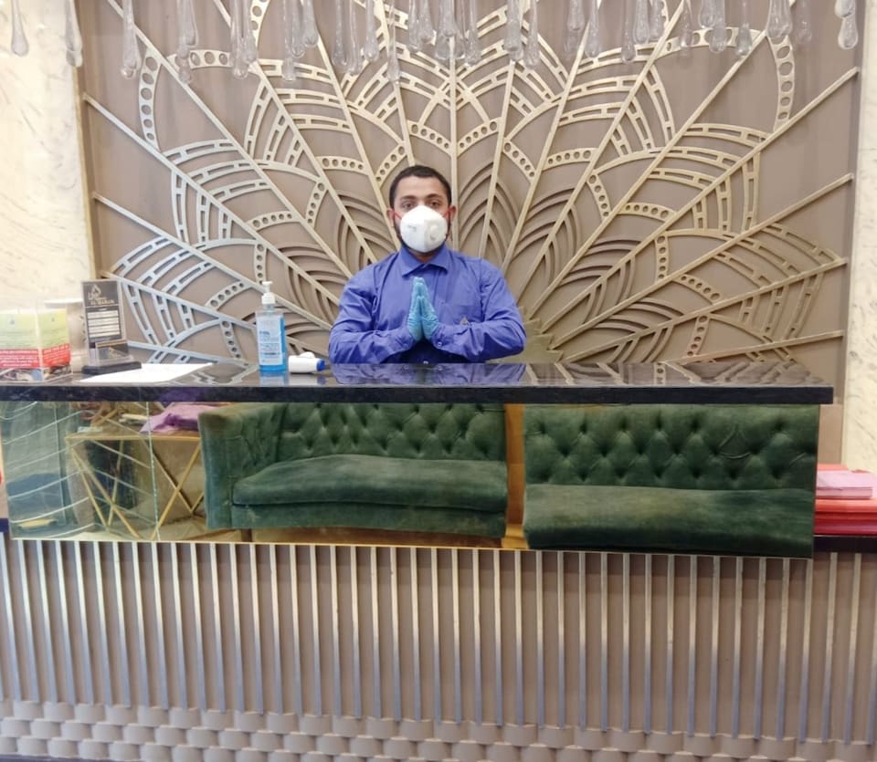 OYO 37559 Hotel Al Haram, Mumbai CST-Churchgate-Colaba, Mumbai