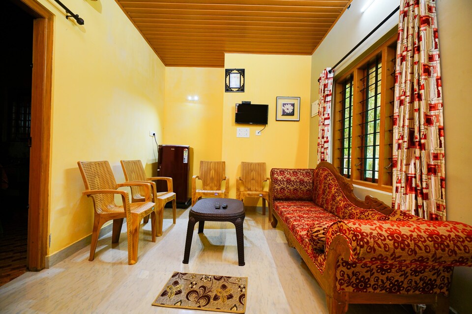 OYO Home 37651 Pleasant Studios, Anachal, Munnar