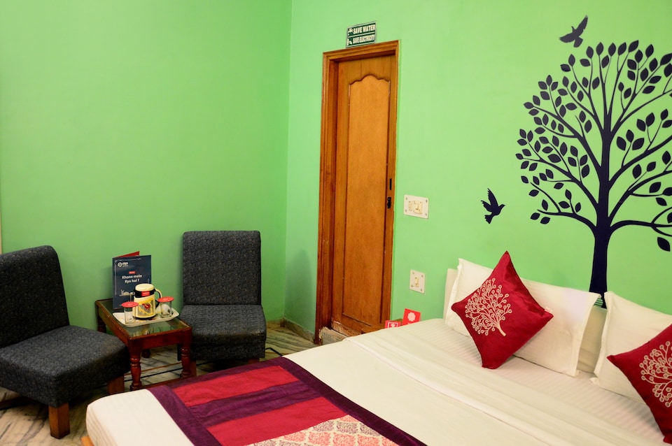 OYO 3656 Hotel Paradise Continental, Sindhi Camp, Jaipur