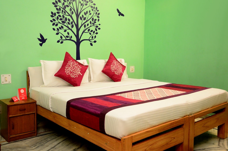 OYO 3656 Hotel Paradise Continental, Sindhi Camp, Jaipur