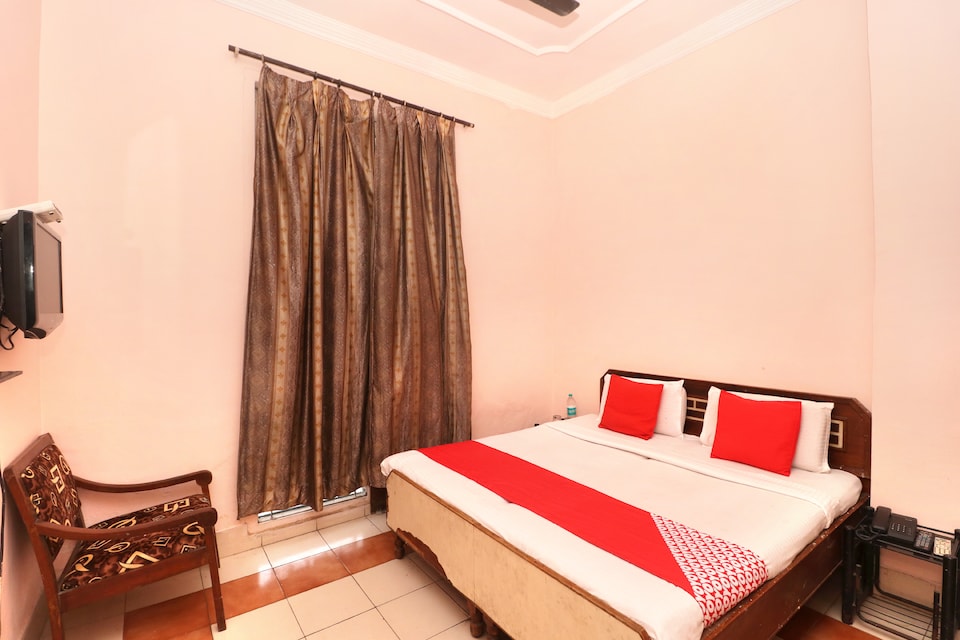 OYO 37657 Hotel Eshant, Ambala Cantt, Ambala