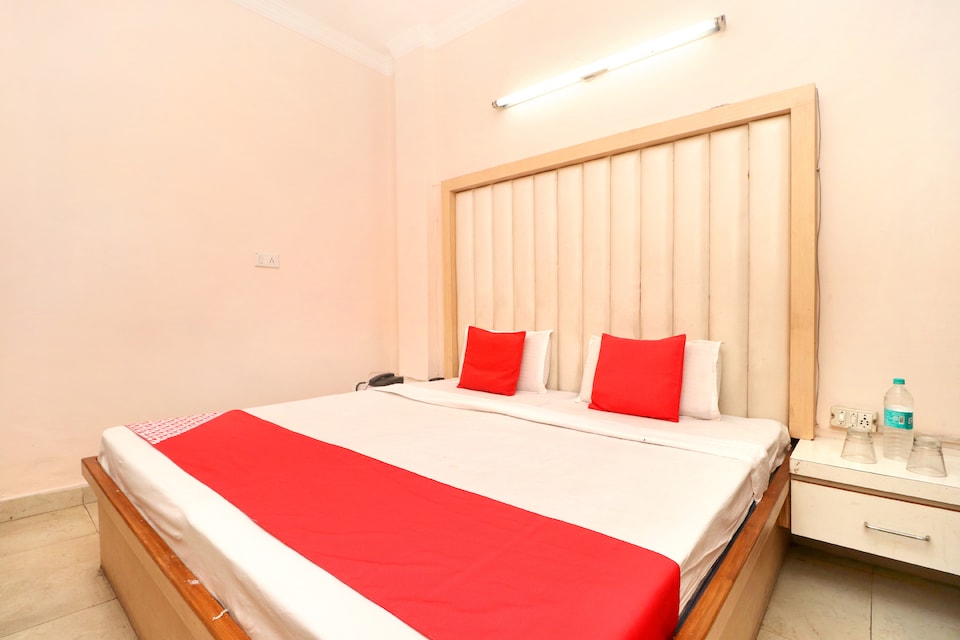 OYO 37657 Hotel Eshant, Ambala Cantt, Ambala