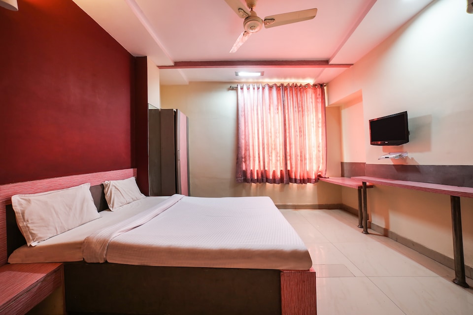 SPOT ON 37662 Delux Paradise, Ajmer Central, Ajmer