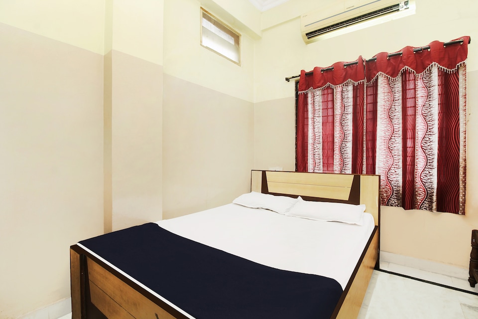 SPOT ON 37669 Hotel Shiva Sai Lodge, Secunderabad Railway Station-II, Hyderabad