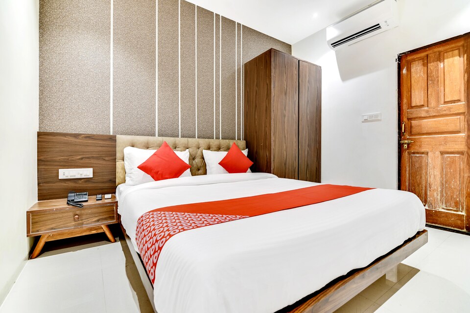 OYO 37671 Sudarshan Palace , Latur city, Latur