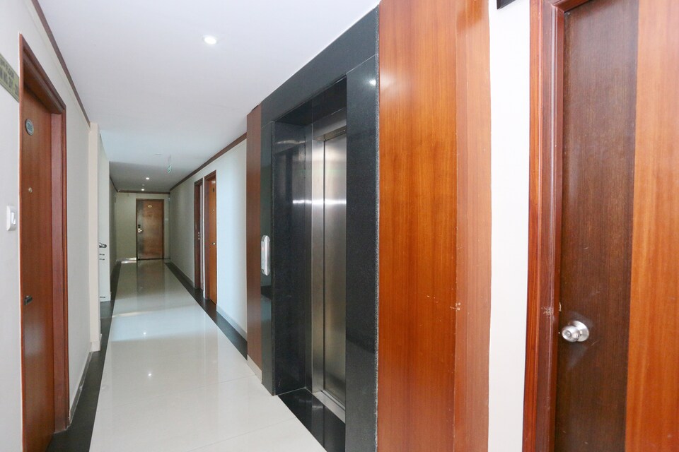 Live under TVM426, Thampanoor Trivandrum, Trivandrum