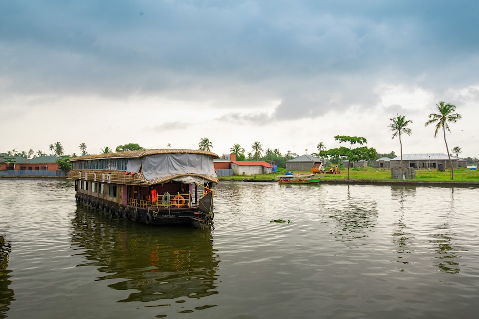 OYO 37685 Big B Classic Houseboat, AC Road Alappuzha, Alappuzha