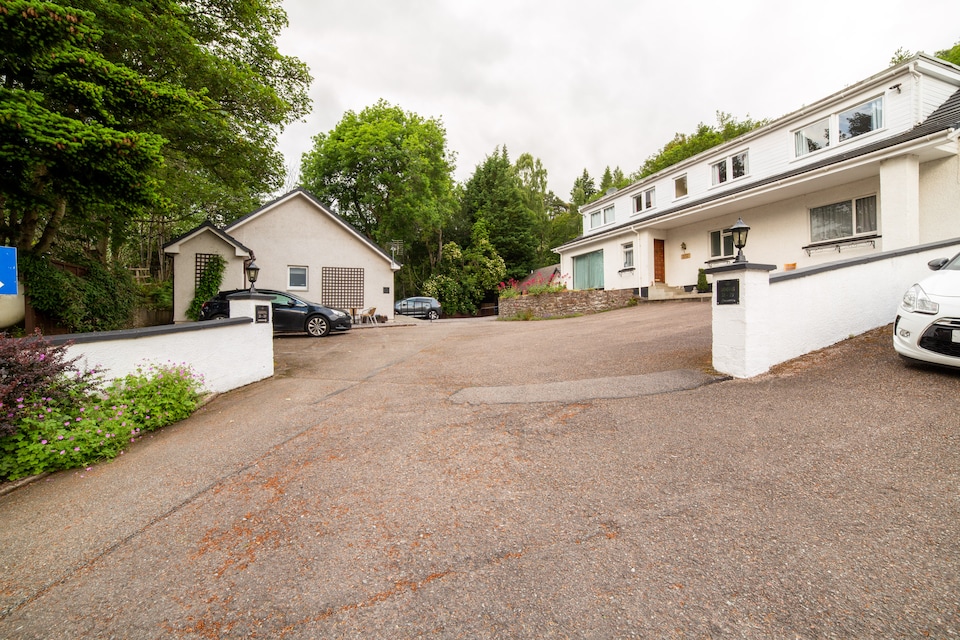 Oyo Loch Ness Drumnadrochit Hotel Inverness Uk Oyo Hotels