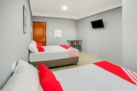 OYO Hotel Boneville, São Paulo