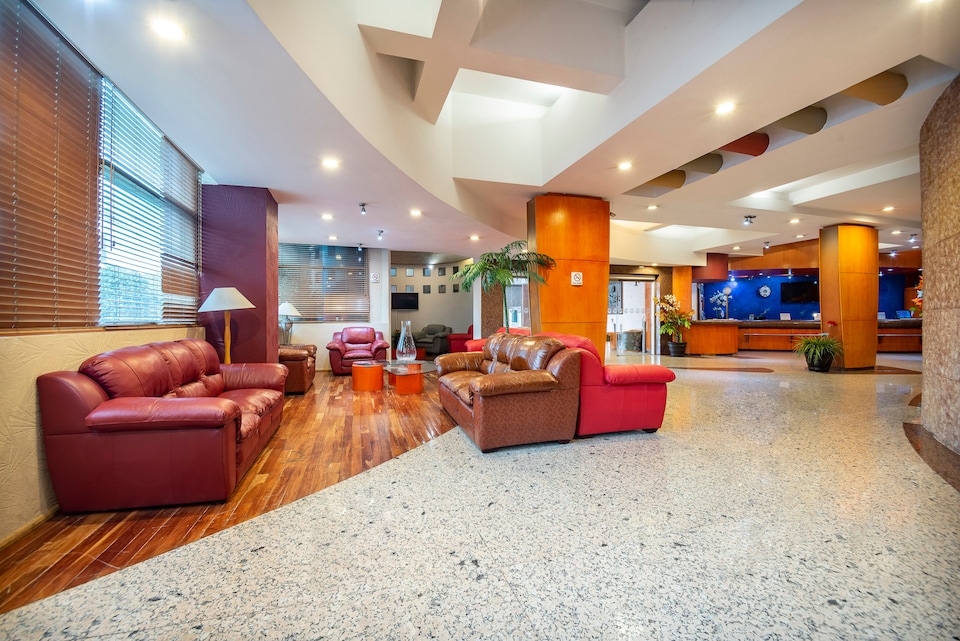 Capital O Mandarin Carton, Tlalnepantla de Baz, MEX, Tlalnepantla de Baz