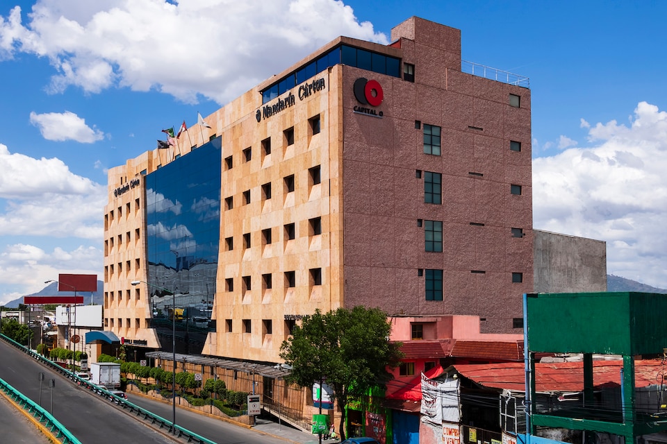 Capital O Mandarin Carton, Tlalnepantla de Baz, MEX, Tlalnepantla de Baz