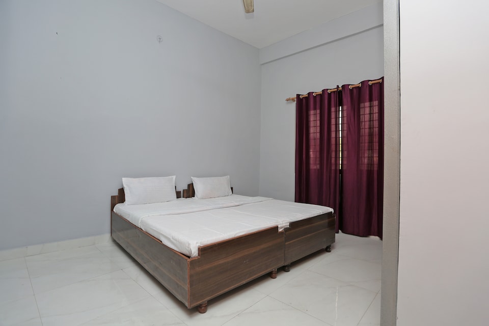 SPOT ON 37710 Rhine Inn, Shilpgram, Agra