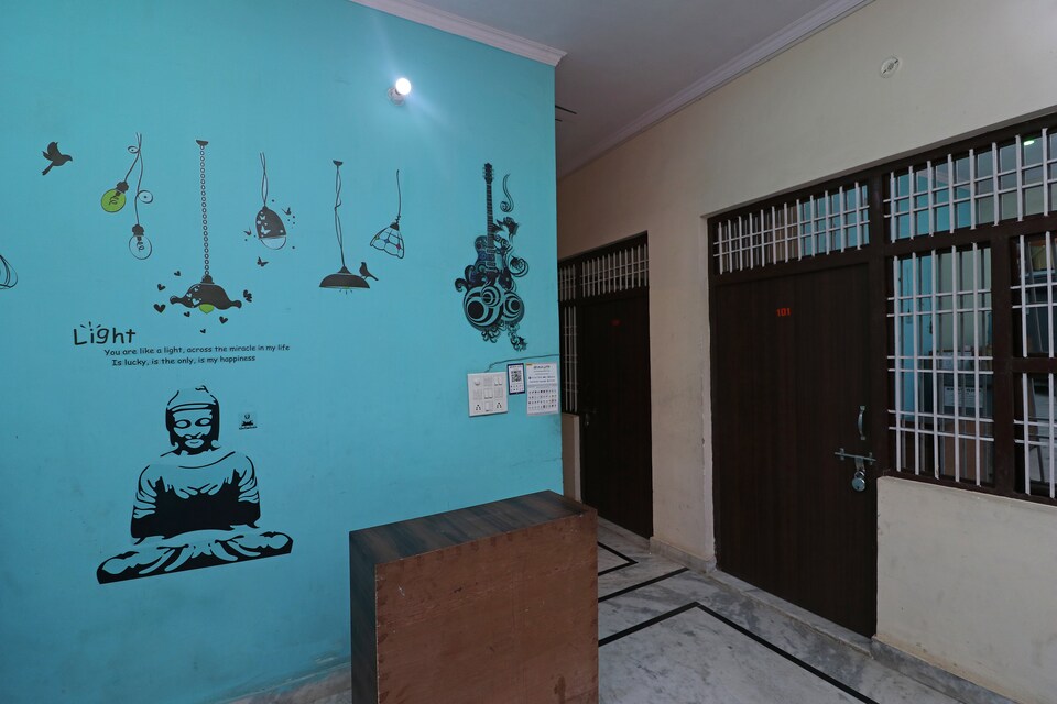 SPOT ON 37710 Rhine Inn, Shilpgram, Agra