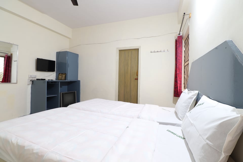 SPOT ON 37711 Vishwas Delux Lodge, Peenya Bangalore, Bangalore