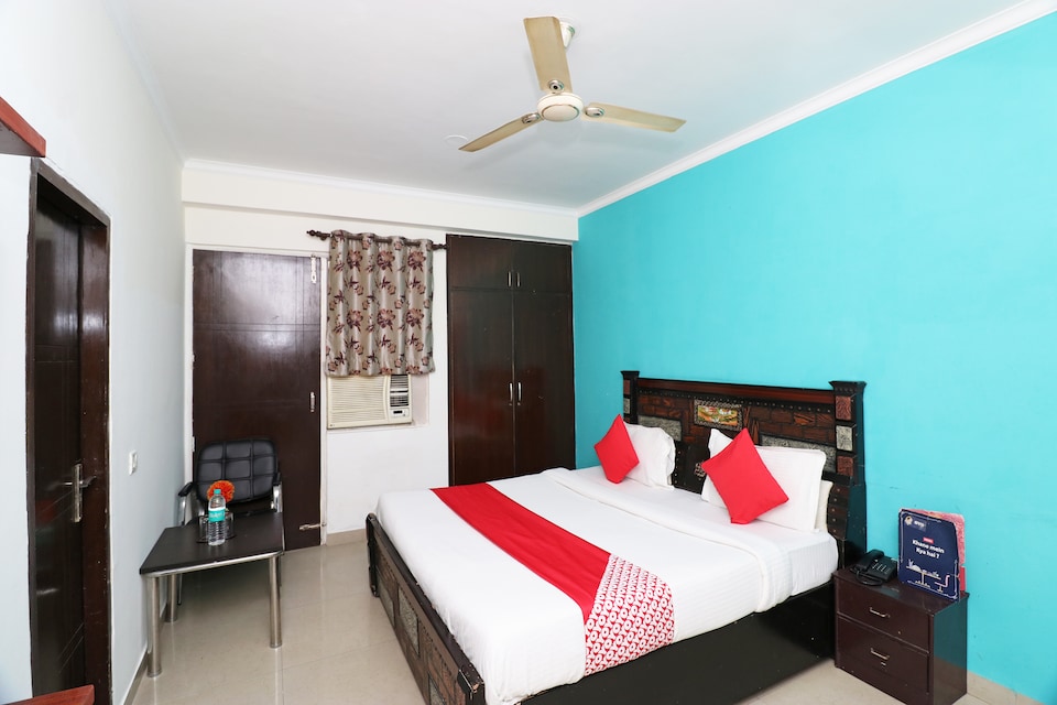 LIVE with DEL5049, Saket Delhi, Delhi