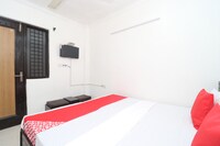 OYO Pam And Chand Guest House