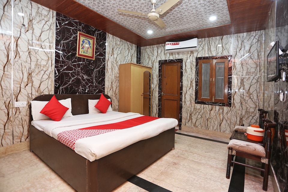 OYO 37729 Shri Swami Haridas Bhawan, Banke Bihari Mandir Vrindavan, Vrindavan