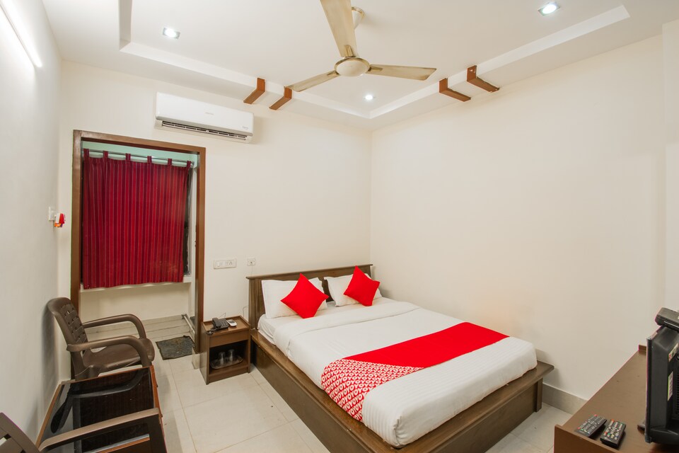 OYO 37735 Sri Harshitha Residency, Kovvur, Rajahmundry