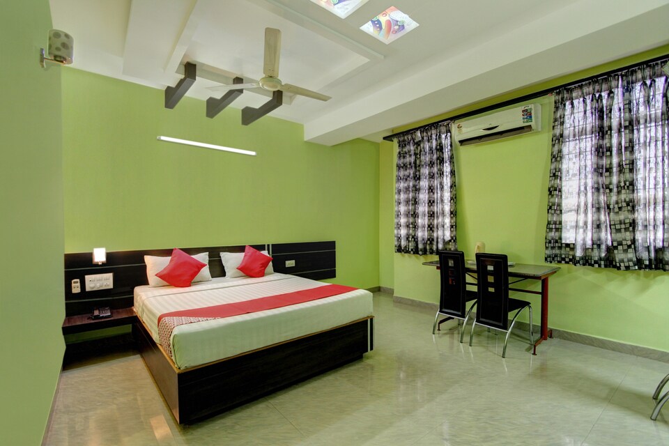 OYO 37740 Hotel Manik Residency, Koppal, Gangavathi