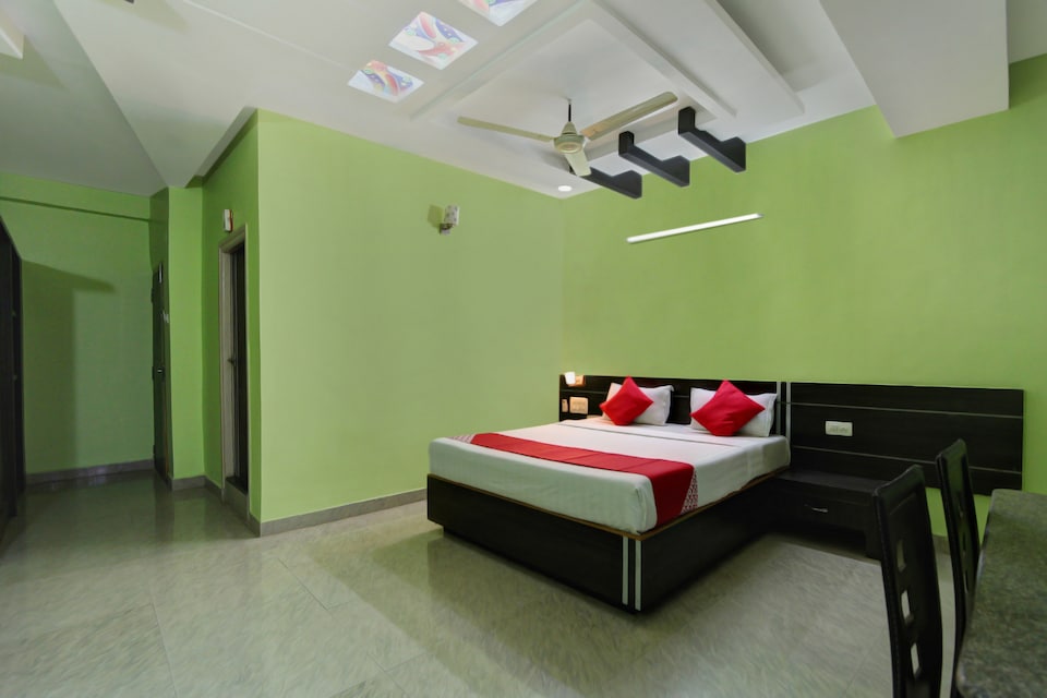 OYO 37740 Hotel Manik Residency, Koppal, Gangavathi