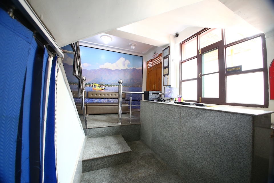 OYO 37745 Lankar Resort, Nigeen Lake, Srinagar
