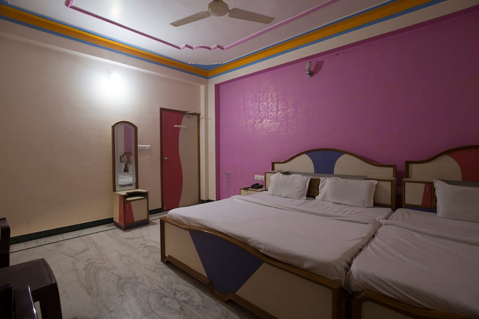 OYO 37748 Regal Inn, Sukher Udaipur, Udaipur
