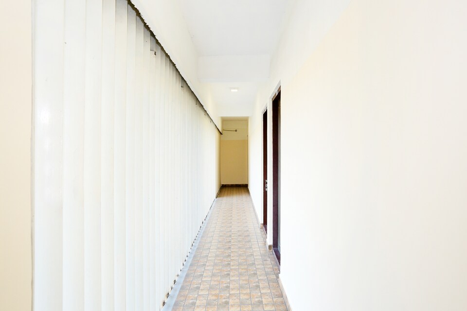 SPOT ON 37772 S&k Residency, Kadavanthra Kochi, कोच्चि