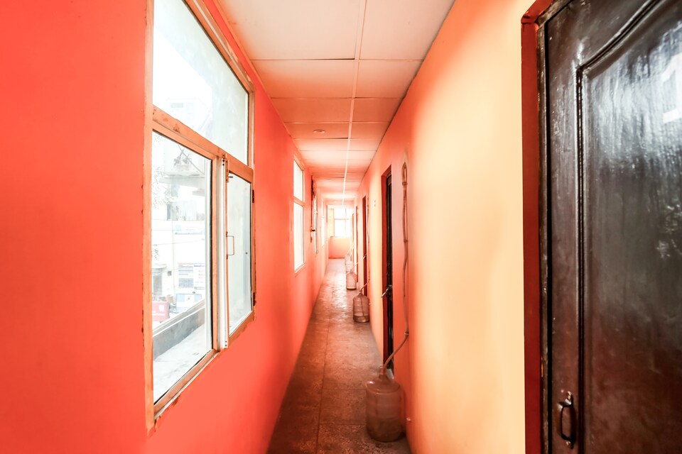 OYO 37775 Hotel Royal Palace, Faridabad, Faridabad