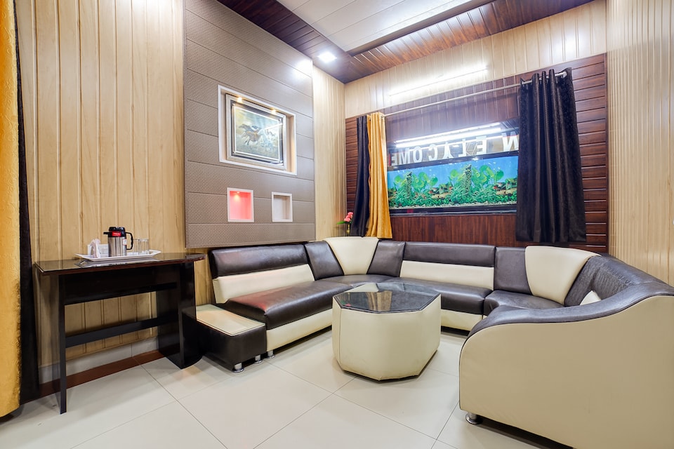 OYO 37782 Hotel Shree Mahakali Palace, Shahjahanpur, Shahjahanpur