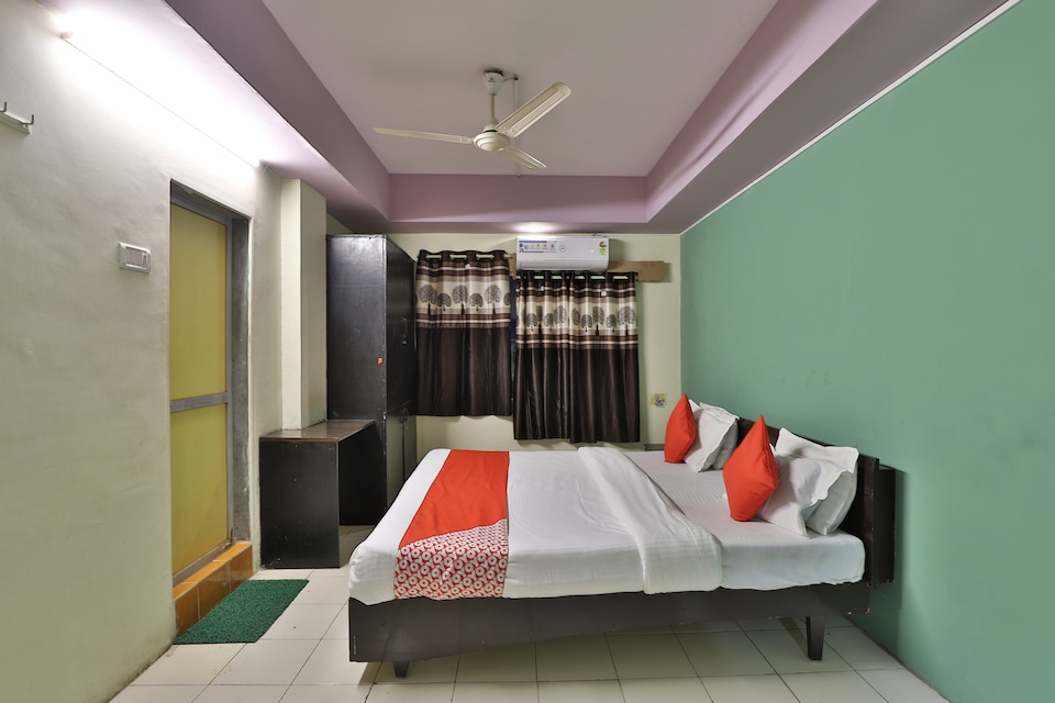 OYO 37786 Hotel Harmony, P N Marg Jamnagar, Jamnagar