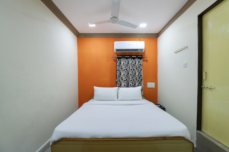 SPOT ON 37787 Hotel Savera, SG Highway Ahmedabad, Ahmedabad