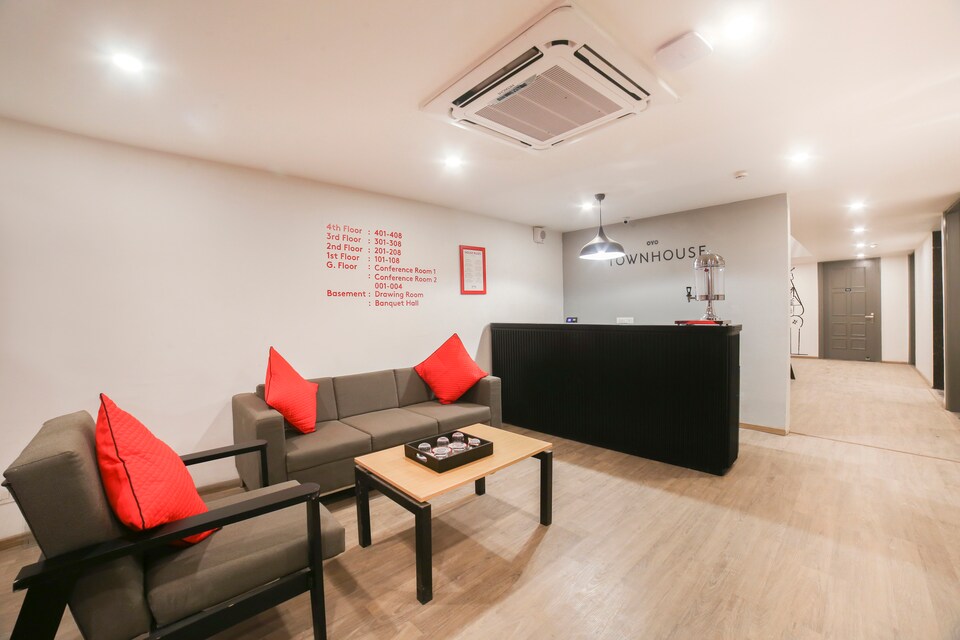 OYO Townhouse 136 Sector 46 Vikas Marg, Golf Course Road, Gurgaon