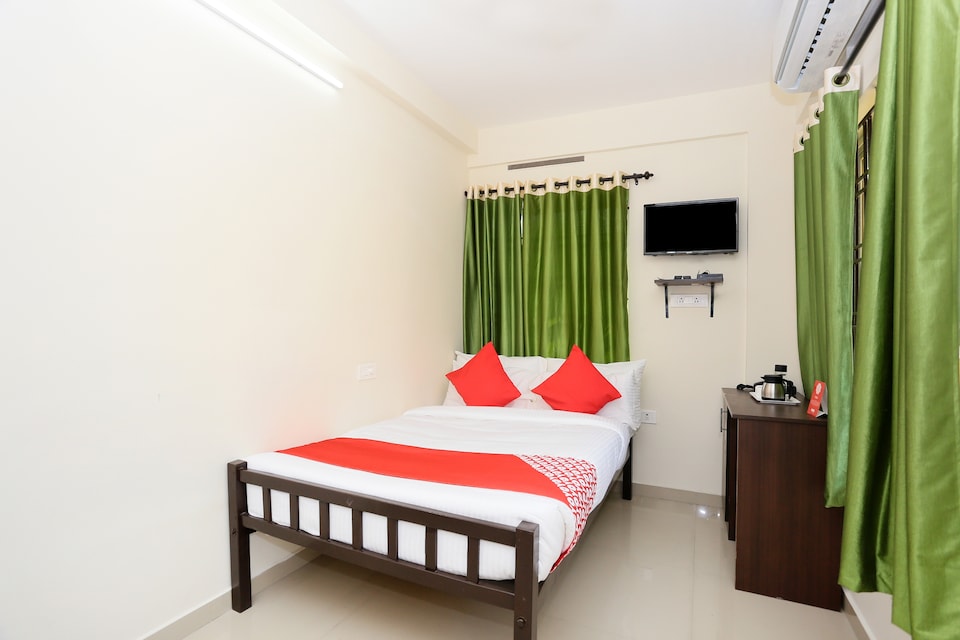 OYO 37808 Hotel Charminar, Pallimukku Kochi, Kochi