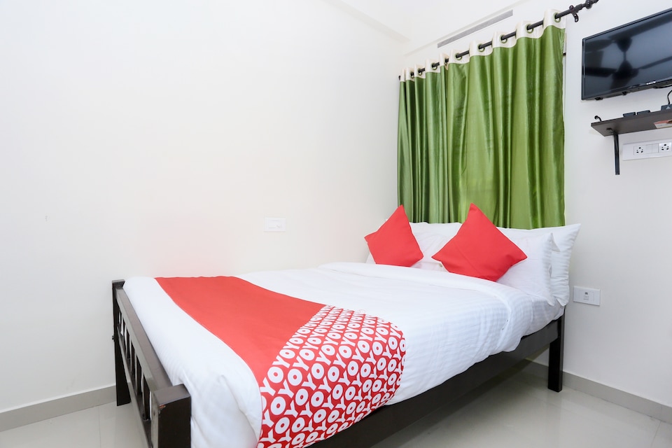 OYO 37808 Hotel Charminar, Pallimukku Kochi, Kochi