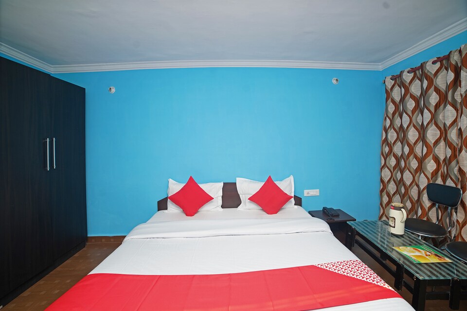 OYO 37820 Hotel Anand Regency, Mall Road Nainital, Nainital