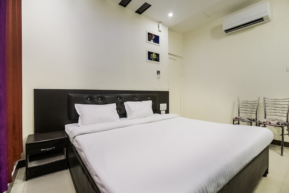 SPOT ON 37834 Hotel Geeta Palace, Akbarpur, Akbarpur