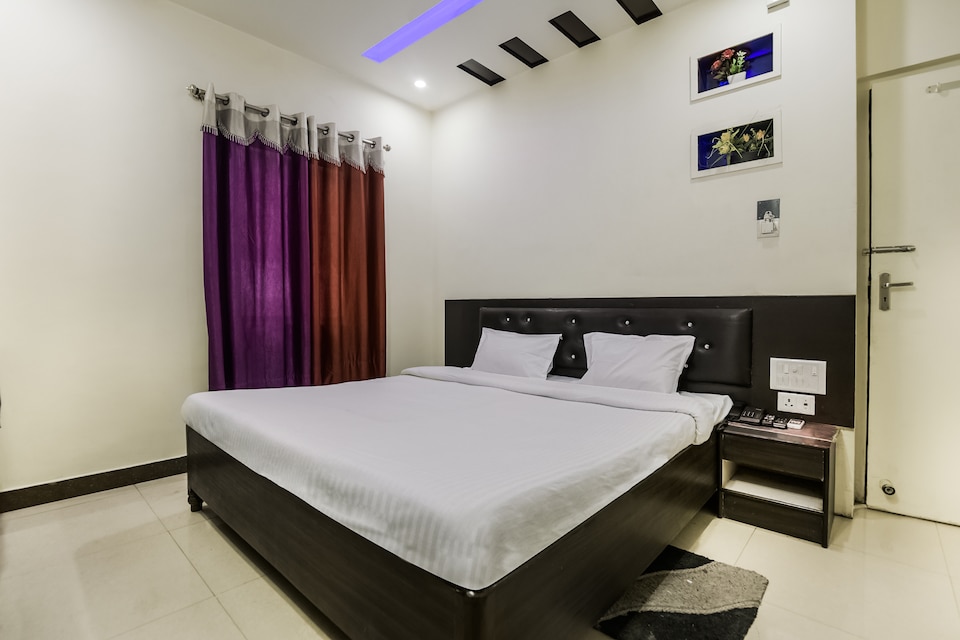 SPOT ON 37834 Hotel Geeta Palace, Akbarpur, Akbarpur