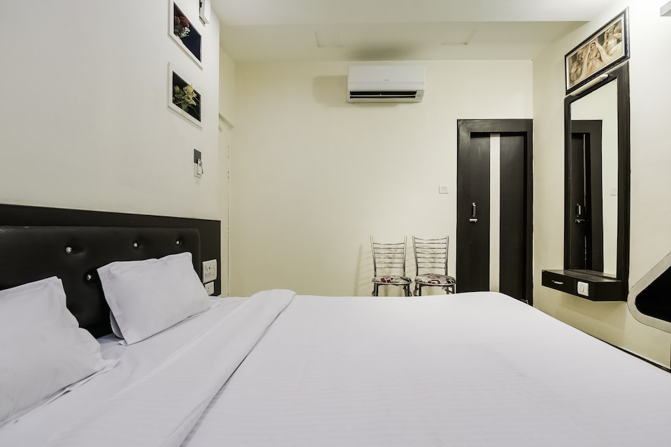 SPOT ON 37834 Hotel Geeta Palace, Akbarpur, Akbarpur