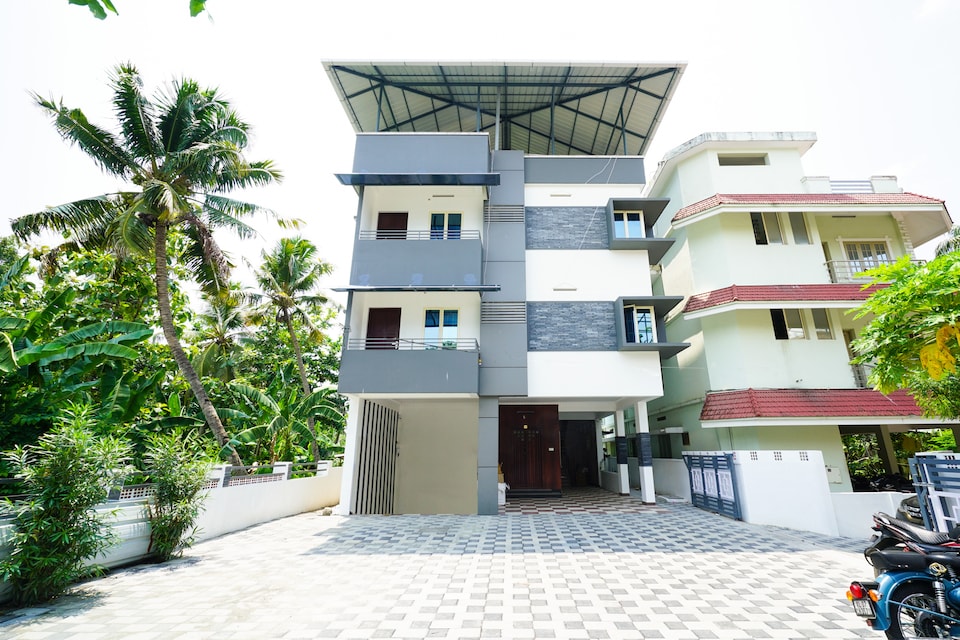 OYO 37844 Pleasant Stay, Edapally Kochi, Kochi