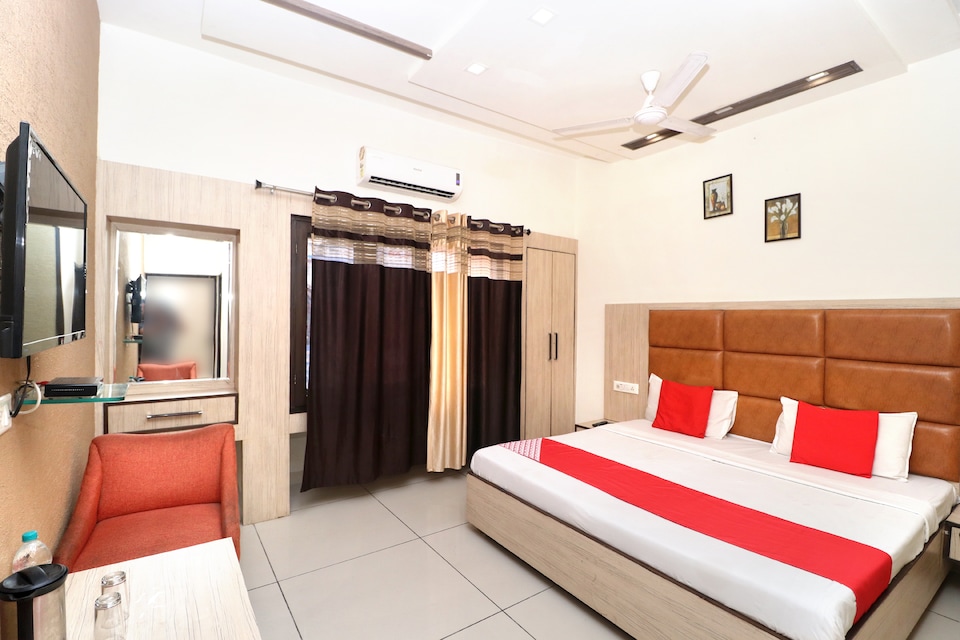 OYO 37860 Hotel Batra, Ambala Cantt, Ambala