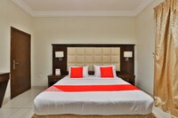 OYO 208 Roshan Hotel Suites Hera