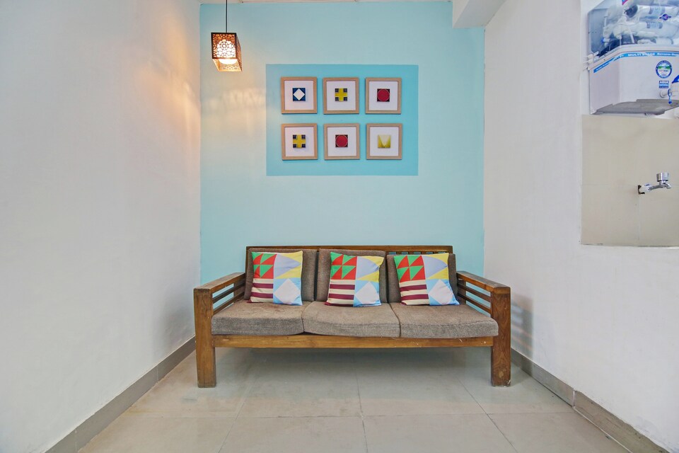 OYO Home 37882 Cozy Stay  G Block Lajpat Nagar, Lajpat Nagar Delhi, Delhi