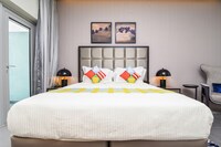 OYO 178 Home 1BHK Majestine Downtown