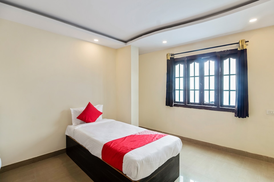OYO 37906 New Asian Lodge, Nampally-II, Hyderabad