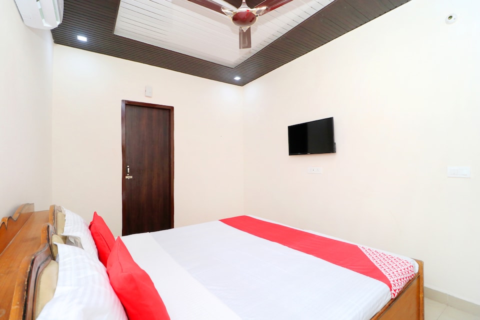 OYO 37912 Lucky Hotel, Mohali, Mohali