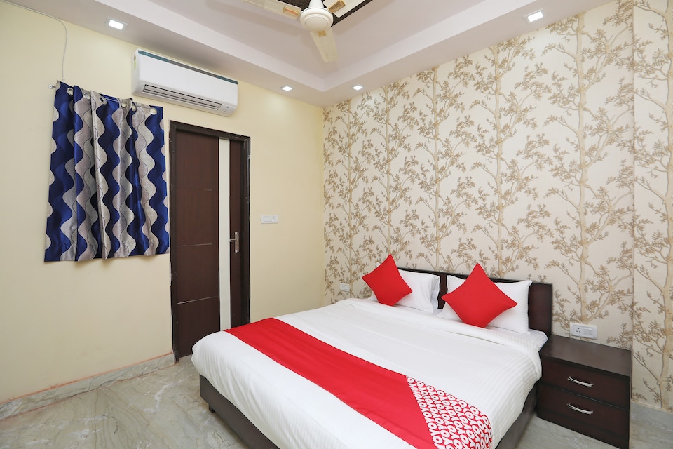 OYO 37917 Happy Stay, Anand Vihar Delhi, Delhi