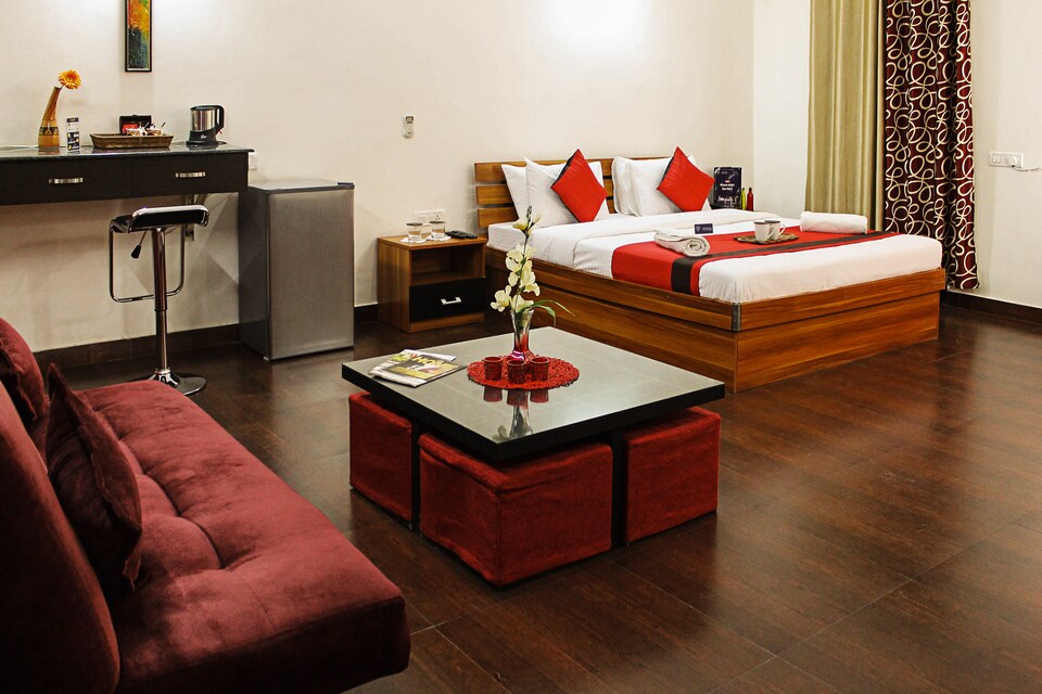 OYO 636 Hotel Lofthaus, Noida Expressway SEZ, Noida
