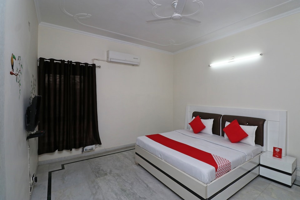 OYO 37939 Hotel Green Mango, Greater Noida, Noida