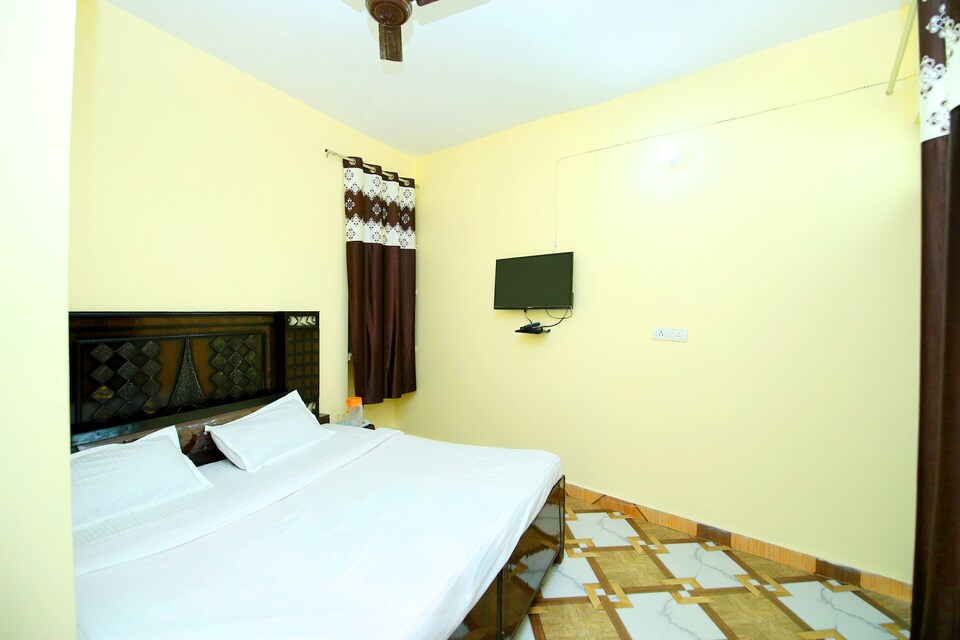 OYO Parth Home Stay, Library Chowk Mussoorie, Mussoorie